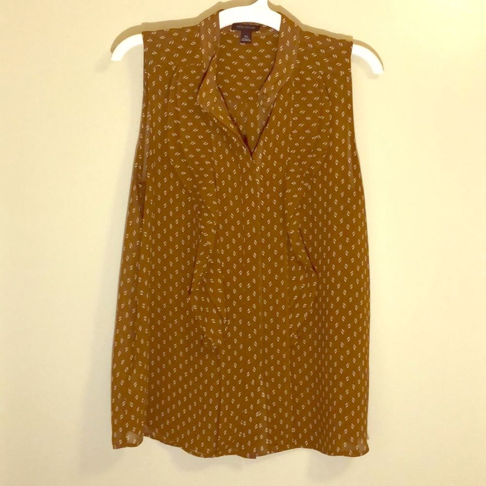 Sweet and sexy Ann Taylor blouse!